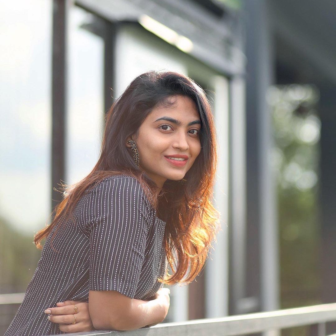 Alekhya Harika కాక రేపిన అలేఖ్య హారికా రొమాంటిక్ సొగసులు TeluguISM Telugu News తెలుగు