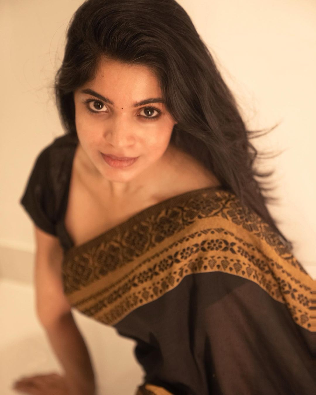 TeluguISM - Divya Bharathi 