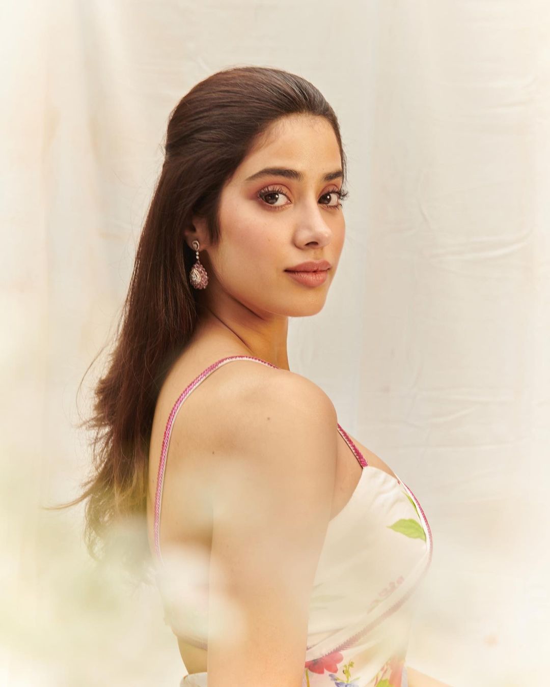 TeluguISM - Janhvi Kapoor