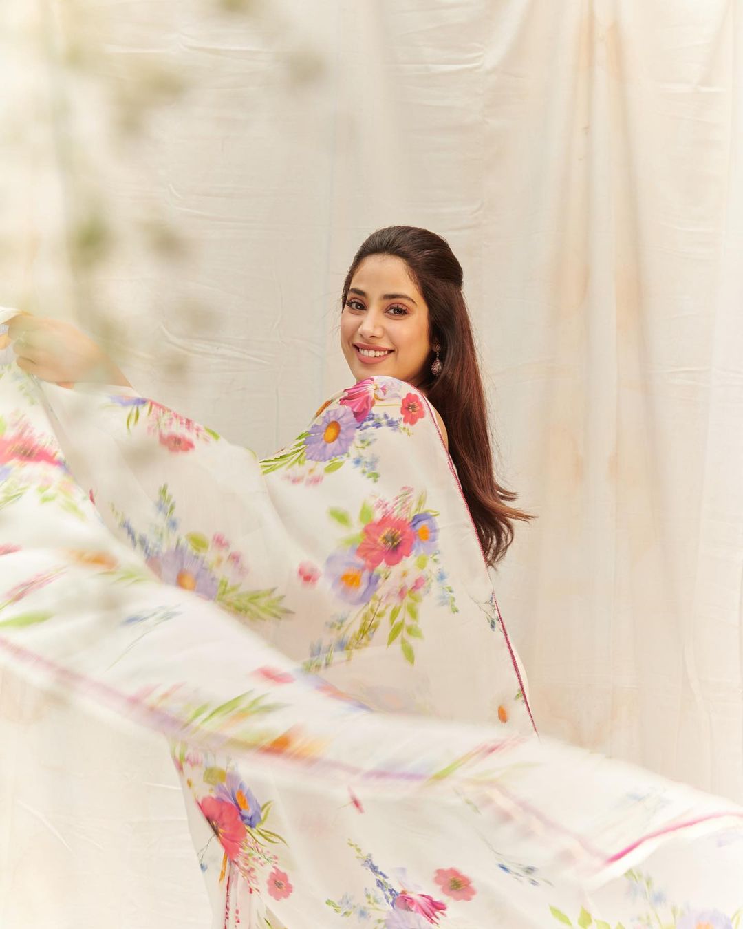 TeluguISM - Janhvi Kapoor